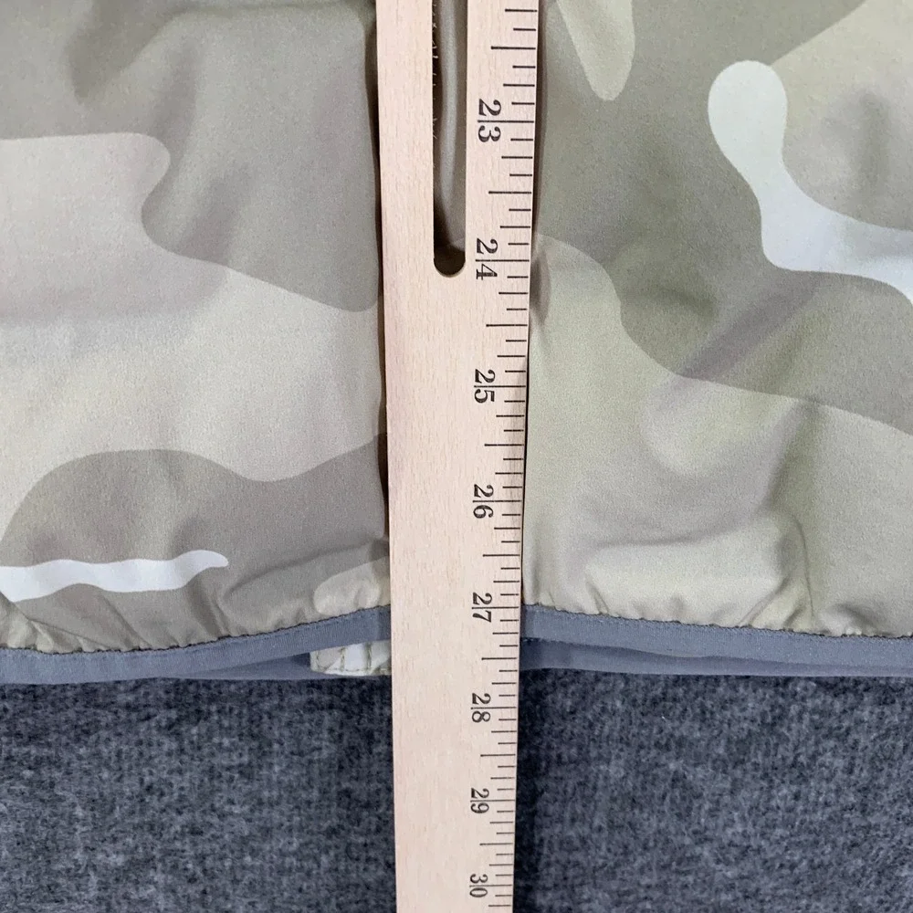 Straight Down Peak Vest Men Large Camo Goose Down Puffer Golf Performance Modern